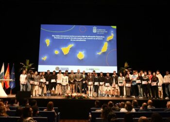 Canarias impulsa la educación financiera juvenil con jornadas formativas dirigidas a los estudiantes