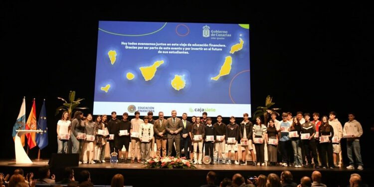 Canarias impulsa la educación financiera juvenil con jornadas formativas dirigidas a los estudiantes