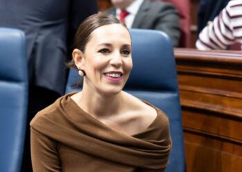 El Parlamento de Canarias aprueba la primera ley que regulará la vivienda vacacional en las islas