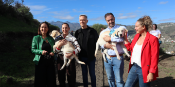 Empleo forma a veinte personas como instructoras de perros de asistencia en un proyecto pionero en Europa