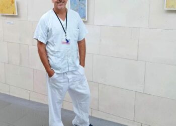 El HUC acoge la exposición del trabajador del centro Pedro García