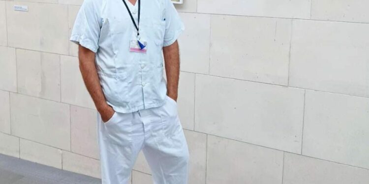 El HUC acoge la exposición del trabajador del centro Pedro García