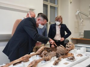 f1e6bba2-e6fd-4529-883a-d9b2f24322dc-1-300x225-1