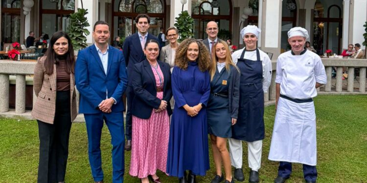 Hecansa impulsa la formación práctica de cuarenta y cuatro estudiantes en Iberostar Hotels & Resorts