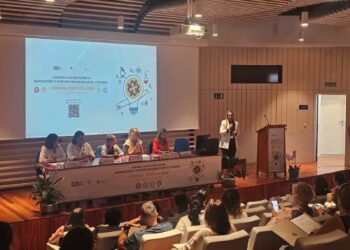 Un centenar de sanitarios y estudiantes participan en las I Jornadas Científicas BPSO de Fuerteventura