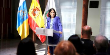 La alcaldesa, Carolina Darias, durante su intervención