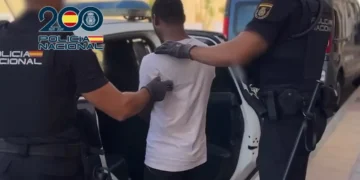 Once detenidos al caer una red que traficaba con menores migrantes de Canarias a Francia