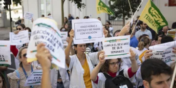 Los médicos cifran en un 65 % el seguimiento del tercer día de huelga y Sanidad en un 23,82 %