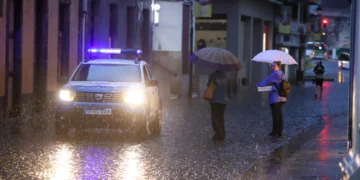 La borrasca descarga 80 litros/m2 de agua en Gran Canaria y deja un centenar de incidentes