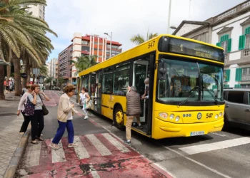 El Congreso extiende a 2026 la gratuidad del transporte público en Canarias