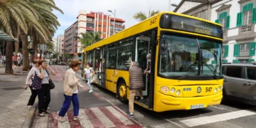 El Congreso extiende a 2026 la gratuidad del transporte público en Canarias