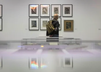 La cara menos conocida de Óscar Domínguez como grabador e ilustrador se expone en el TEA