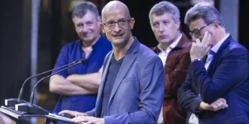 «El holandés errante» arriba a Tenerife como un canto de redención en un entorno machista