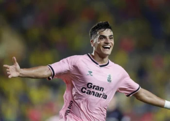 Ale García: «Mi intención es quedarme aquí y jugar con la UD Las Palmas en Primera»