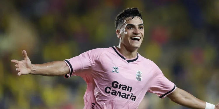 Ale García: «Mi intención es quedarme aquí y jugar con la UD Las Palmas en Primera»