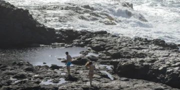 Las prevención de ahogamientos en las costas de Canarias se mira en el espejo de las campañas de tráfico