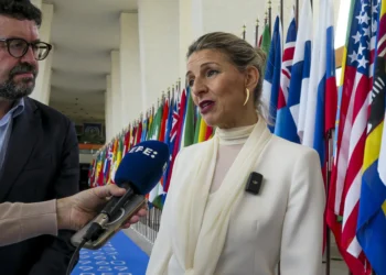 Yolanda Díaz califica de «ilegal» la iniciativa de CEOE de Tenerife para denunciar bajas laborales