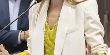 El Gobierno canario tratará de «frenar» la nueva de tasa de Aena a las guaguas en sus aeropuertos