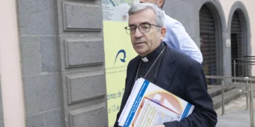 La Conferencia Episcopal reconoce con dolor «la verosimilitud» de la acusación de pederastia contra el obispo de Cádiz