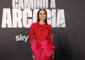 Paula Echevarría regresa a la televisión junto a William Levy con una serie rodada en Tenerife