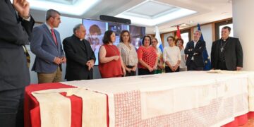 Presidencia confía a las caladoras de Ingenio el regalo institucional que Canarias entregará al Papa León XIV