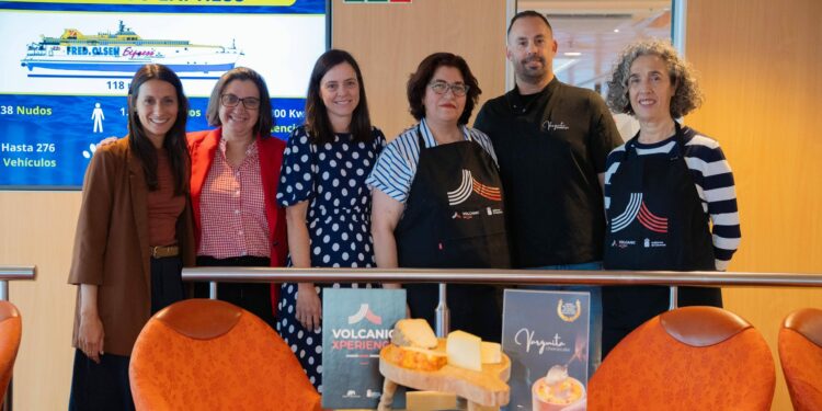 Gobierno de Canarias y Fred. Olsen Express celebran el Día de Canarias con una cata de quesos a bordo