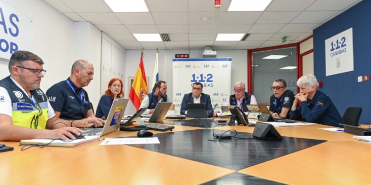 Canarias refuerza la campaña contra los incendios forestales con más de 2.600 efectivos y 19 medios aéreos