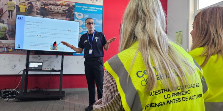 El 112 Canarias participa en la formación de trabajadores en el ‘Día de la seguridad’ de la Compañía Cervecera