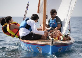 La IIISemana Canaria de Deportes Tradicionales acerca la vela latina canaria de barquillos al alumnado de Lanzarote
