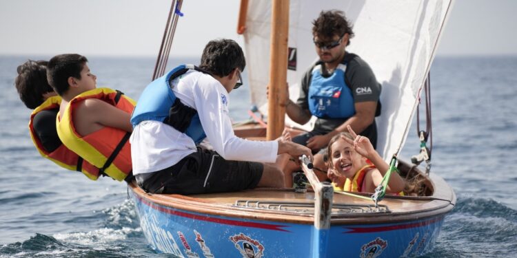 La IIISemana Canaria de Deportes Tradicionales acerca la vela latina canaria de barquillos al alumnado de Lanzarote