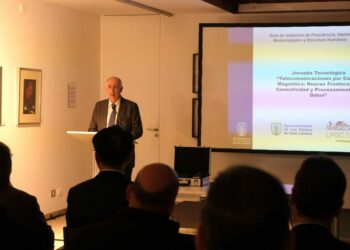 El concejal Francisco Hernández Spínola, durante la presentación de las jornadas