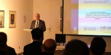 El concejal Francisco Hernández Spínola, durante la presentación de las jornadas