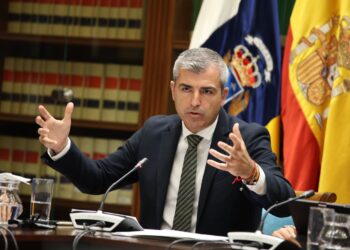 Manuel Domínguez anuncia planes específicos para identificar nichos de negocio en las islas no capitalinas        