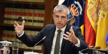 Manuel Domínguez anuncia planes específicos para identificar nichos de negocio en las islas no capitalinas        