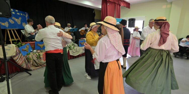 Más de 200 mayores de El Hierro y La Palma disfrutan del Encuentro Tradicional Orgullo de quienes somos