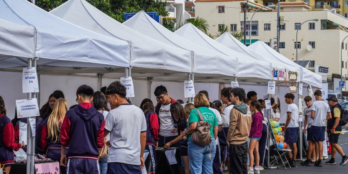Turismo y Empleo y la Fundación Universitaria de Las Palmas llevan a Fuerteventura ‘Enseñar para Emprender’