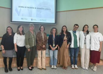 El HUC reúne a profesionales y pacientes en una jornada sobre autocuidado ante la dermatitis atópica