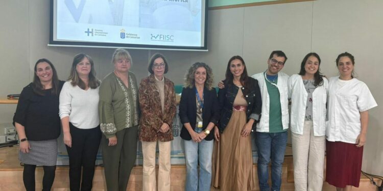 El HUC reúne a profesionales y pacientes en una jornada sobre autocuidado ante la dermatitis atópica