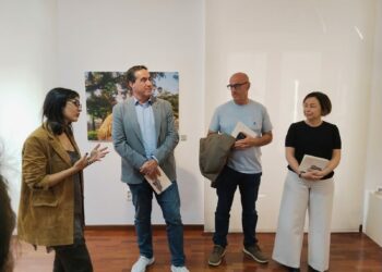 El Gobierno de Canarias inaugura en Madrid una muestra que relata las experiencias de hijos de migrantes