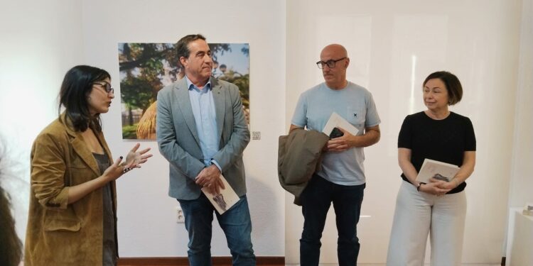El Gobierno de Canarias inaugura en Madrid una muestra que relata las experiencias de hijos de migrantes