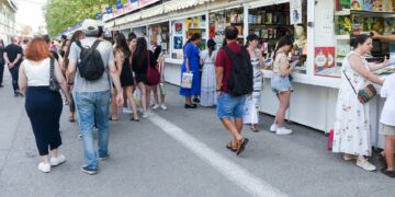 Una caseta dedicada a Canarias en la Feria del Libro de Madrid