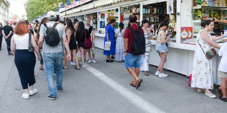 Una caseta dedicada a Canarias en la Feria del Libro de Madrid