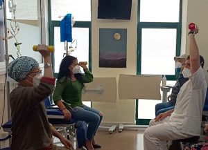 fisio-hospital-dia-oncohematologico-la-palma-300x217-1