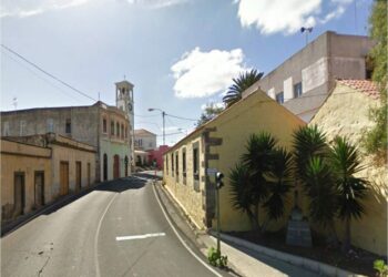 Foto de Tenoya, la iglesia al fondo
