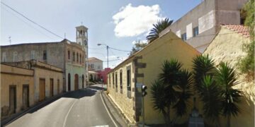 Foto de Tenoya, la iglesia al fondo