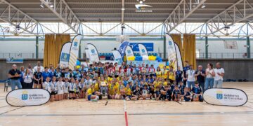 Más de trescientos jóvenes participan en las finales regionales de edad escolar de voleibol y orientación