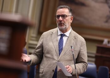 Poli Suárez defiende la solvencia y la capacidad de gestión económica de la Consejería de Educación y Deportes