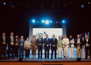 Educación premia a “lo mejor de nuestro sistema”