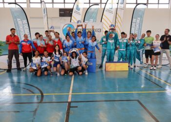 Tenerife revalida el título autonómico de bádminton en los Campeonatos de Canarias en Edad Escolar