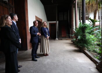 Un momento durante la visita al inmueble